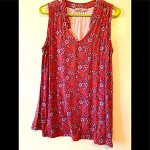 🌸 2 for $12. Dalia top that Fun, soft, flows, colorful top M